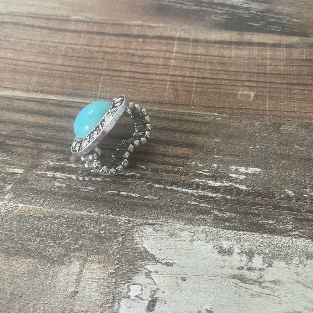 Stretchy ring